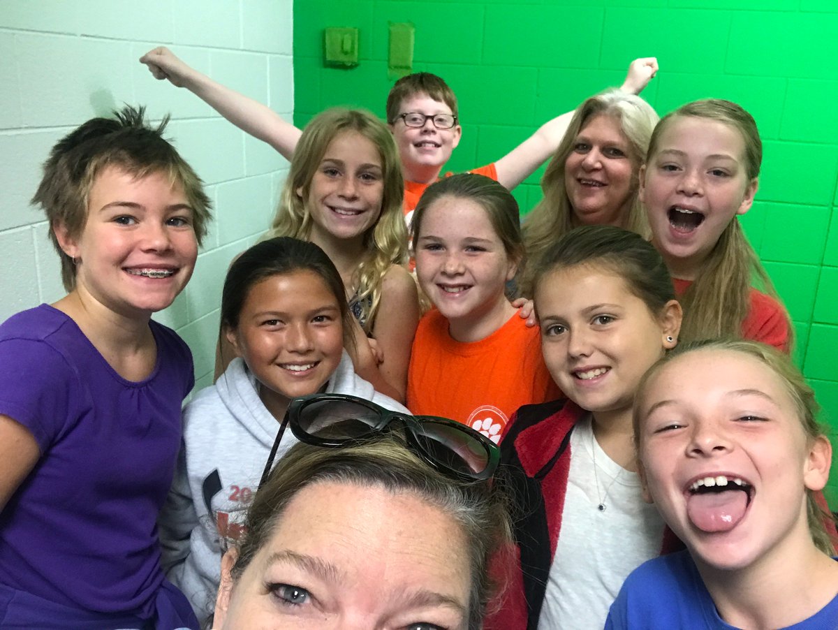 ReadatTheFork's tweet photo. Our Second Year News Crew is excited for the new crew to start shadowing and training!! #WFSS #ReadatTheFork #IBatTheFork https://t.co/9nqg3avJnD