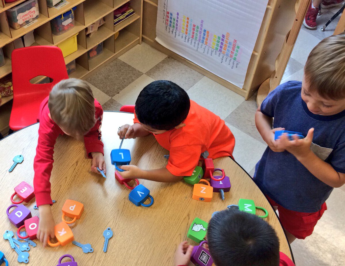 BilalsPreKClass's tweet image. Introducing new materials is so exciting! 🎉 Alpha-locks for the win! 🔠🔐🔡 #alphabetknowledge #learnasweplay #prekrocks @APSGardenHills