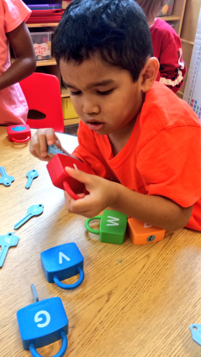 BilalsPreKClass's tweet image. Introducing new materials is so exciting! 🎉 Alpha-locks for the win! 🔠🔐🔡 #alphabetknowledge #learnasweplay #prekrocks @APSGardenHills