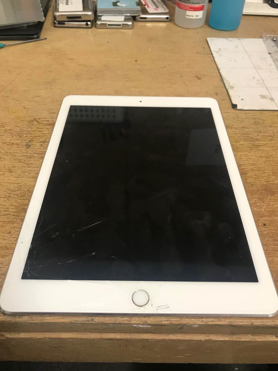 iphonemelbourne's tweet photo. iPad Air 2 in with cracked screen ... #apple #ipadair2 #screeneplacement #applerepair  #iphonerepair  #ipadrepair  #fixspot https://t.co/ooP7rS2dyc