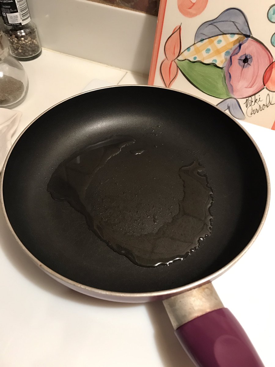 Fleurfurr's tweet image. I was "cooking" an egg for 5 minutes and im like... dang whats takin so long.. i forgot the egg