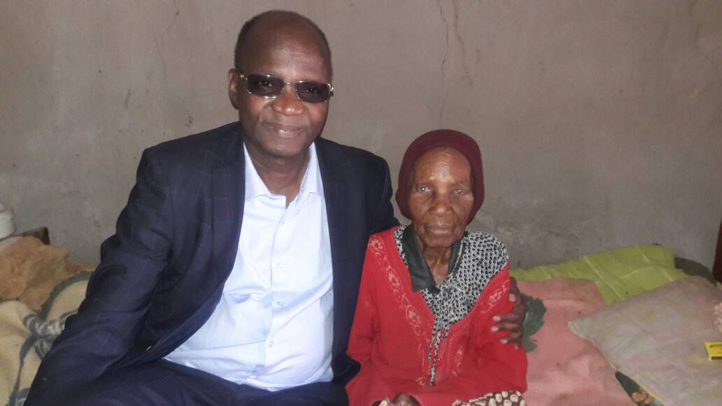 ProfJNMoyo's tweet photo. With my maternal granny, kwelakithi, emaguswini. Born 1925. Yebo Gogo. Showers of blessings! https://t.co/ATvaRI4h0F