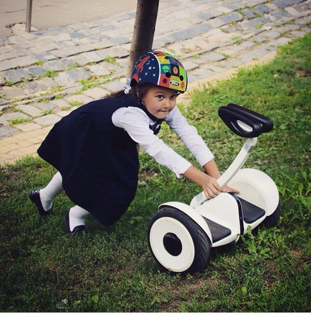CreativeRiders's tweet image. Children can have a blast riding the Xiaomi mini around in the backyard or playground! Photo by samuilolegovich. Creativeriders.com