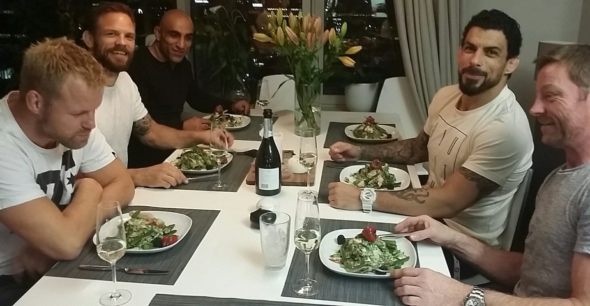 fredthechef's tweet photo. #frontlineacademy #oslo #norway #bjj #mma #muaythai https://t.co/Wa8xfYyxxa