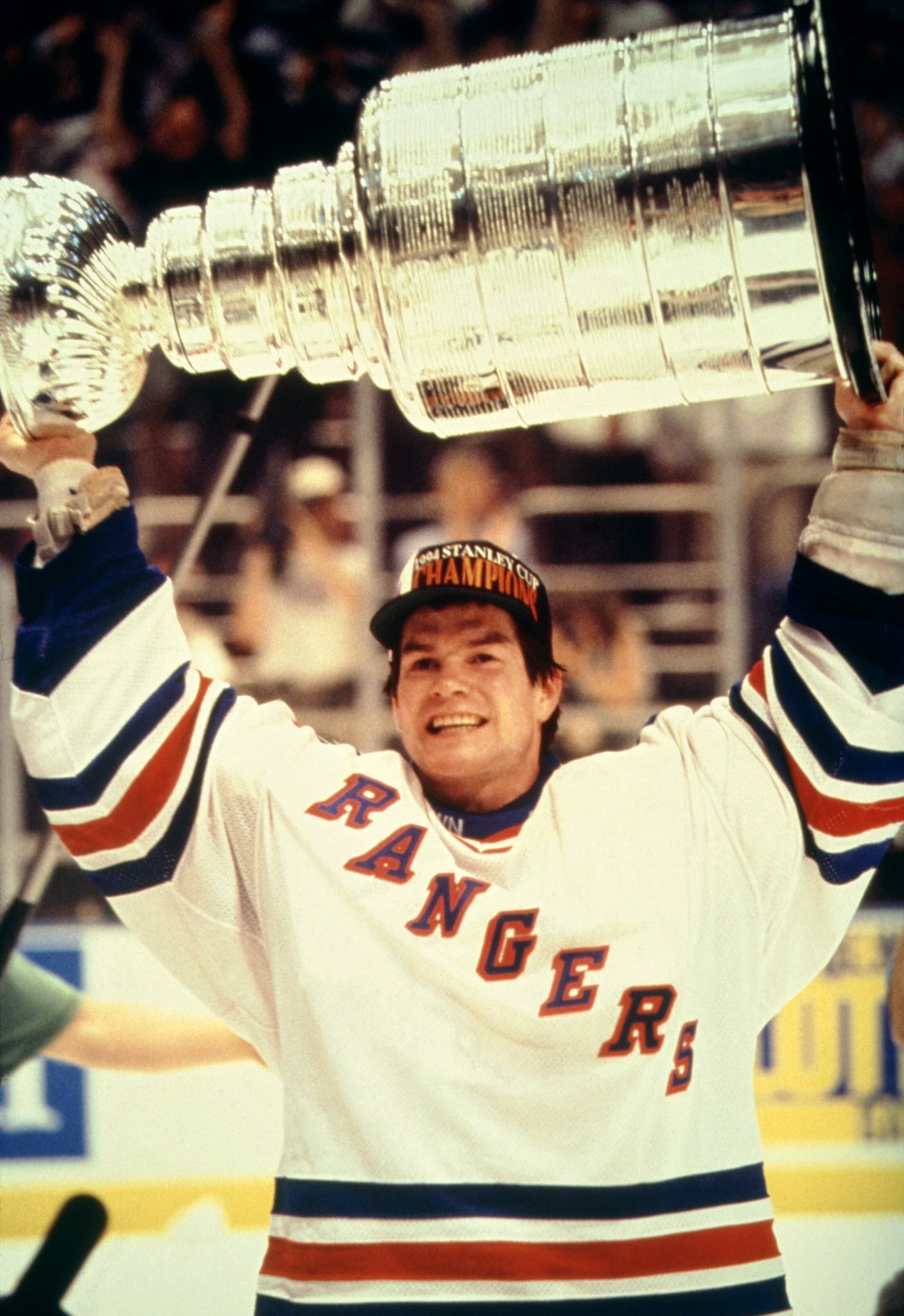 Wishing a happy birthday to legend Mike Richter!! 