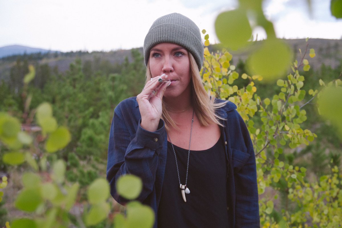 fliproducts's tweet photo. Who's ready to #FLIhigh this weekend? #TGIF #Cannabis #Dabs #Vape #THC #Colorado https://t.co/f34W7dzgNM