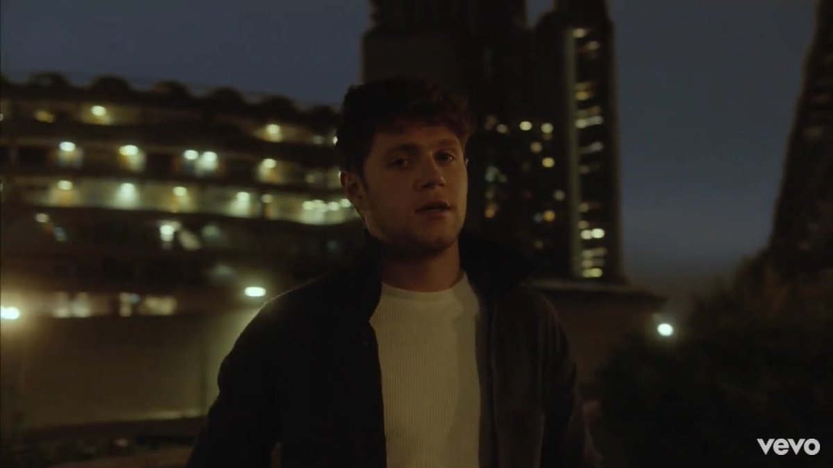 trxpicaIhemmo's tweet photo. damnnnn my mans done us all proud yet again😍😭😭❤️ #TooMuchToAskVideo https://t.co/KOe15nPYV6