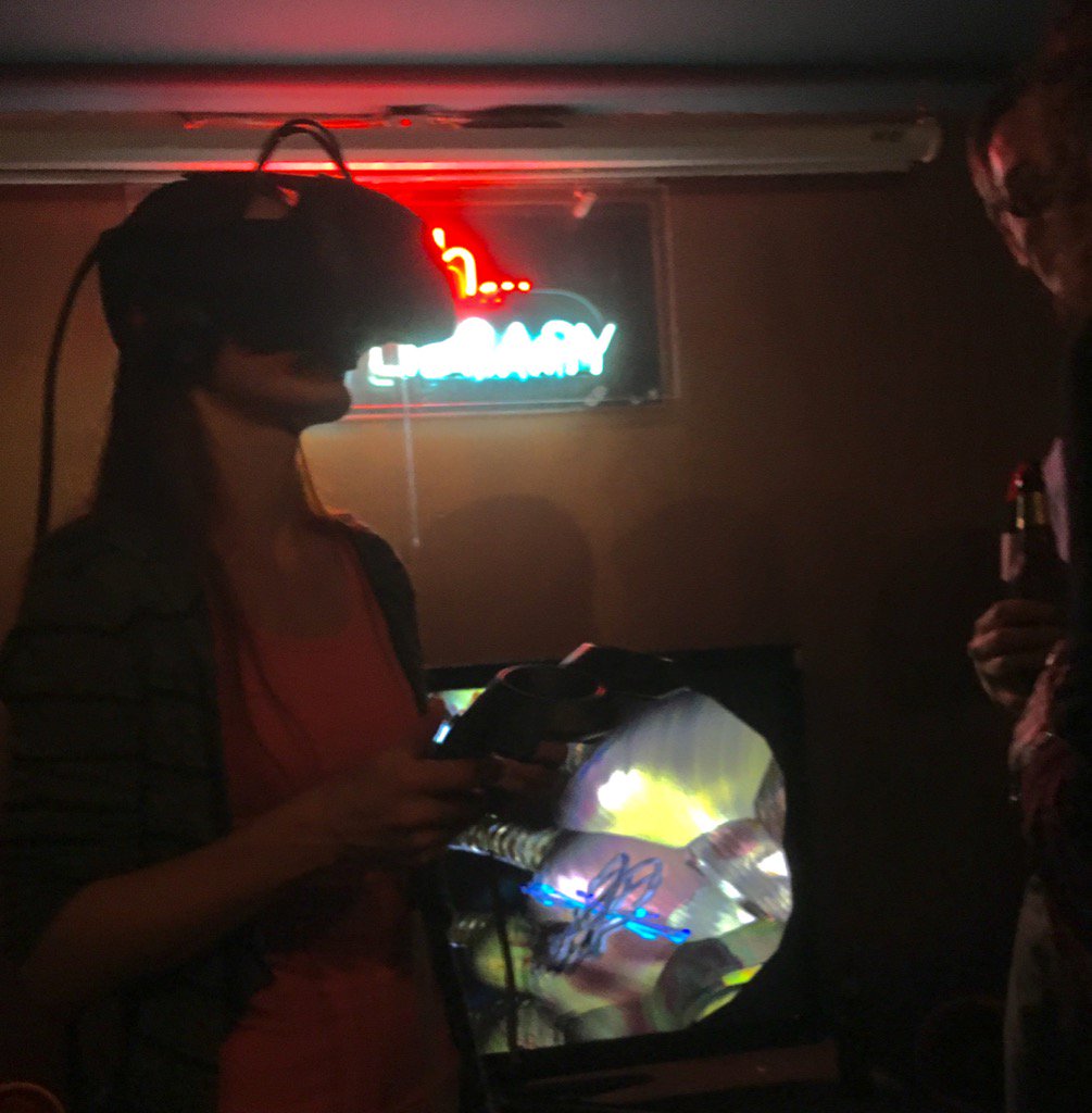 Artbyjaxx's tweet photo. Ssh this isa @LibraryLondon nicelynoisy with #postARTandSCIENCE @FutureThinkers_ #immerseandinteract @VirtualFutures https://t.co/ZbRvctnWK0