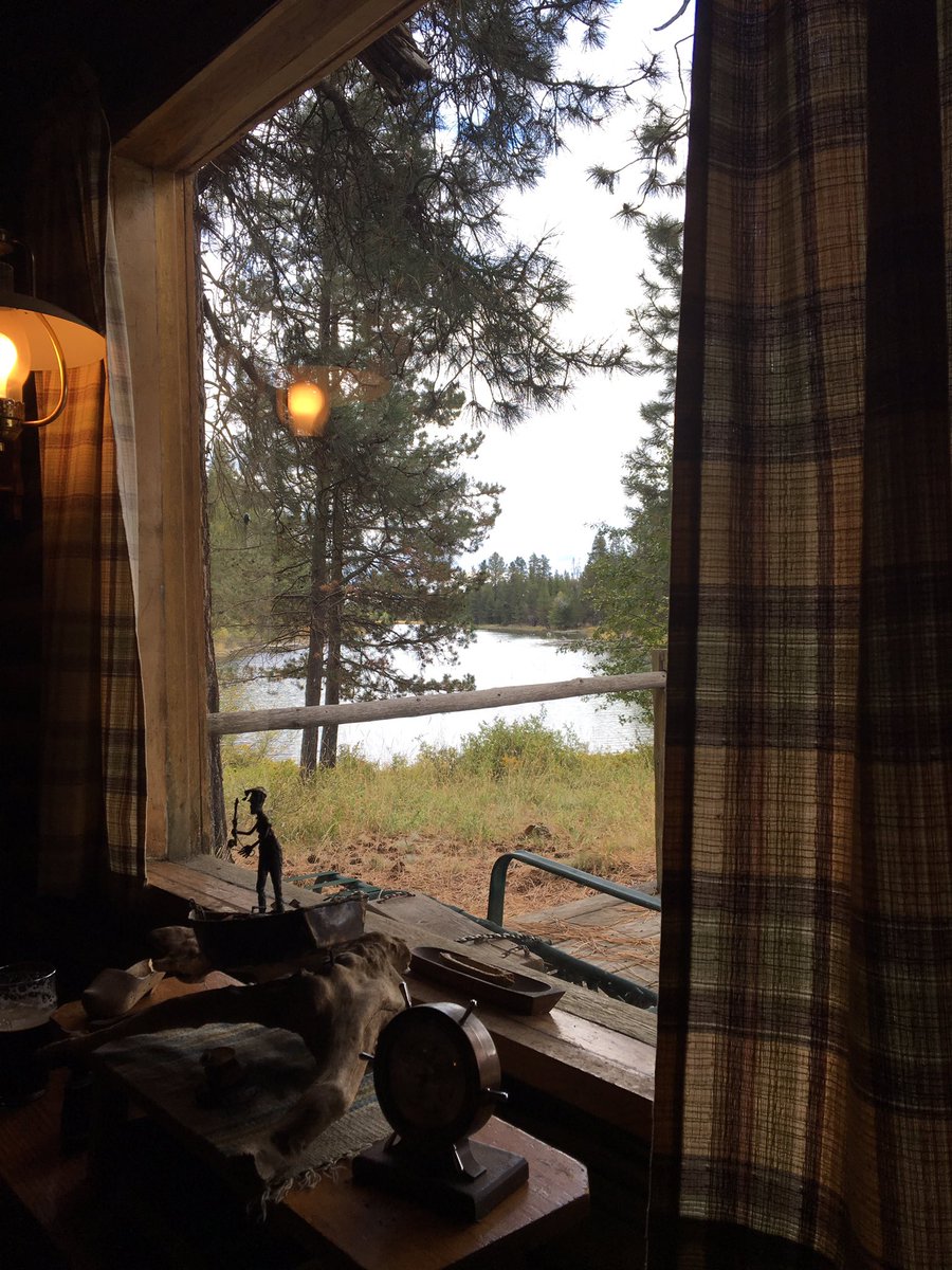 ajamesmcentee's tweet photo. Weekend viewing. #springriveroregon #centraloregon #sunriveroregon #bendoregon #cabin #iphone6s https://t.co/Id3jZl7q51