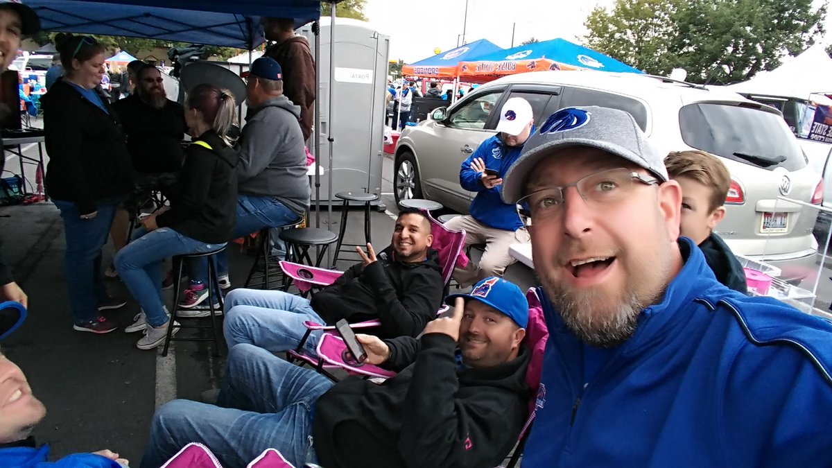 #208tmotailgate
