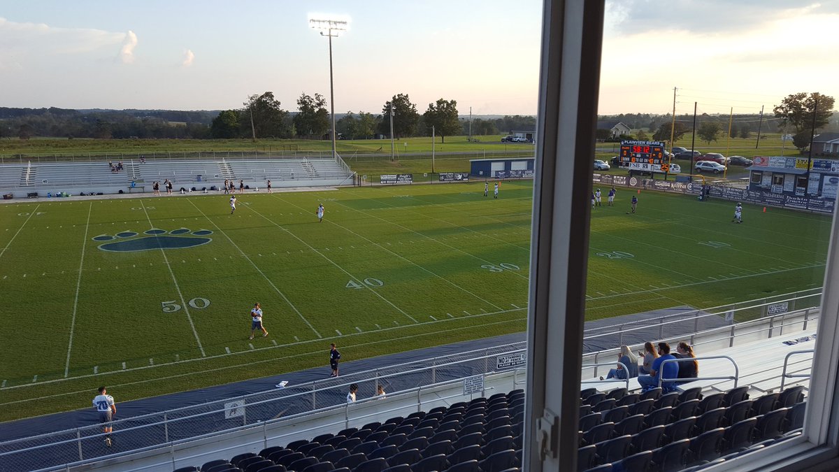 WVSMsports's tweet photo. Countdown to kickoff! Bears vs. Bulldogs! #2MuchBlue #WVSMsports https://t.co/hnUNOoSwQX