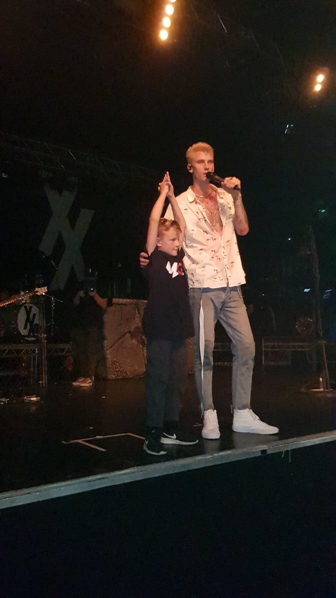 SharonBradburn's tweet photo. My Dylan asked on stage @machinegunkelly 2nite @o2academybham Proud Mummy Moment. Dylan loved every 2nd ❤ #TY #MGK #Faverapper #memories https://t.co/B4pmpbWNp8