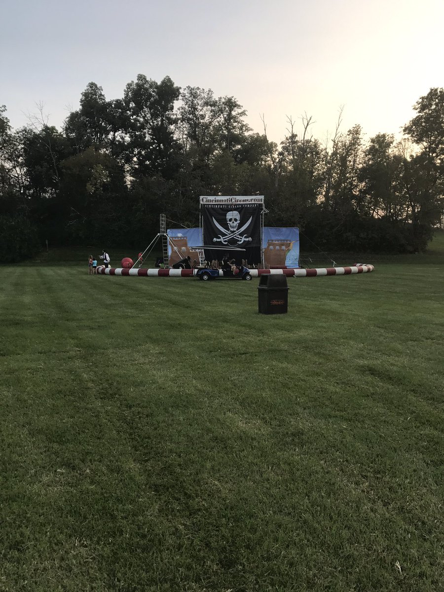 Monroe200's tweet photo. #CincinnatiCircusCompany pirate show starrrrrrrting in 10 minutes you scallywags!!! 

#Monroe200 https://t.co/rLP6mNazzY