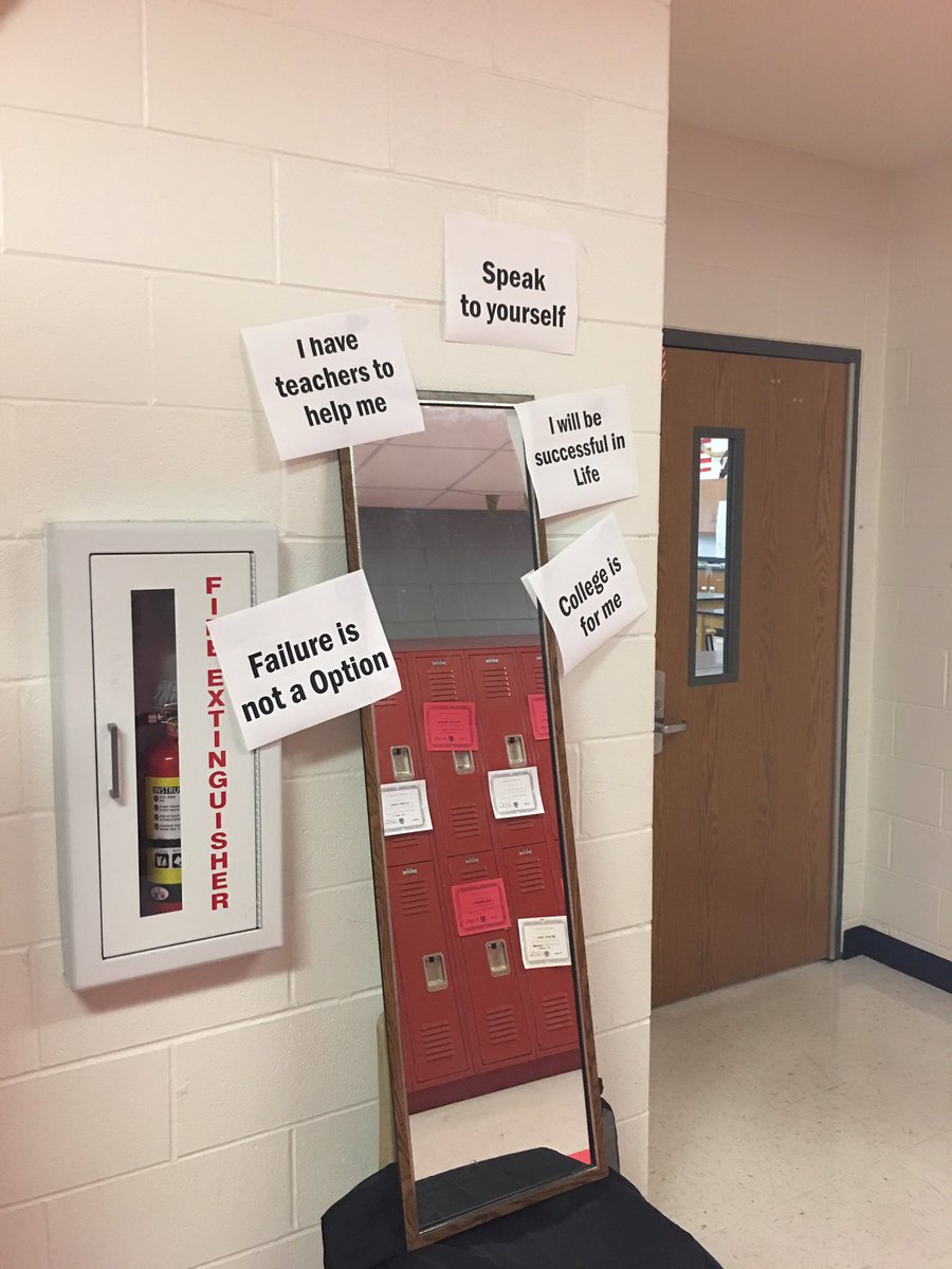 Stockard_ms's tweet photo. Education go get it week at THE L. V. Stockard Middle School. @DallasISDMedia @penaraul #erasingthegap #fliptheswitch #wearestockard https://t.co/L5y9Ml3Aew