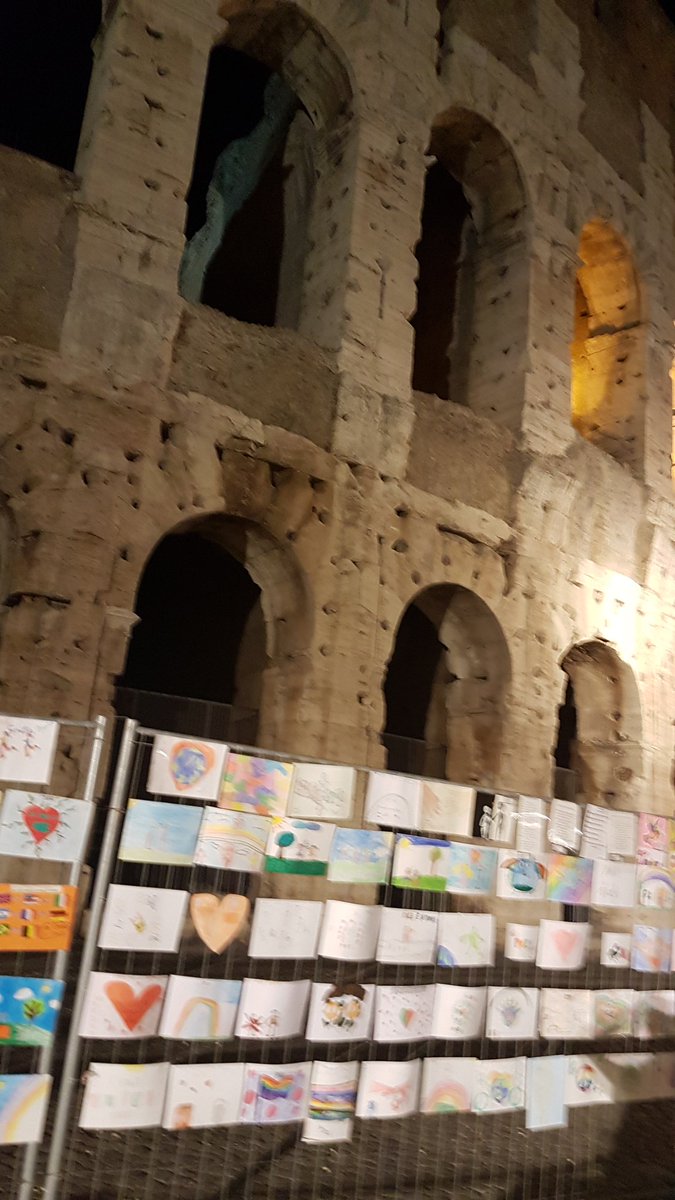 RomeWomen's tweet photo. #TogetherForPeace #ColorsforPeace #Pace https://t.co/iWOLKUgyzV