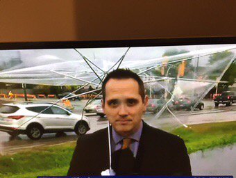 randyturner15's tweet photo. Gonna start gofundme page to get @jeffkeelectv a new umbrella. https://t.co/E1KoS4VeGF