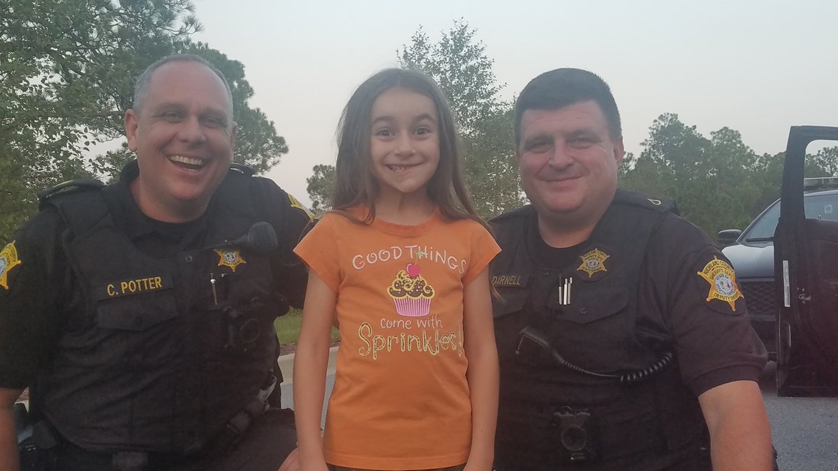 pdarnell1754's tweet photo. I got to meet Abby tonight. Thank you for the goodie bag!! @tnk3091 @RCSD #LivePD https://t.co/WI5RNMvPvd
