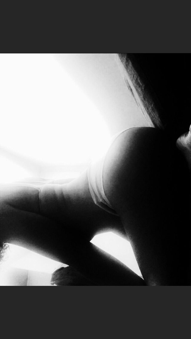 QuennLisa_'s tweet photo. Need a #sugardaddy or a #paypig to humiliate and spoil me 🙄🤷🏽‍♀️💸 https://t.co/qbev8g4srz
