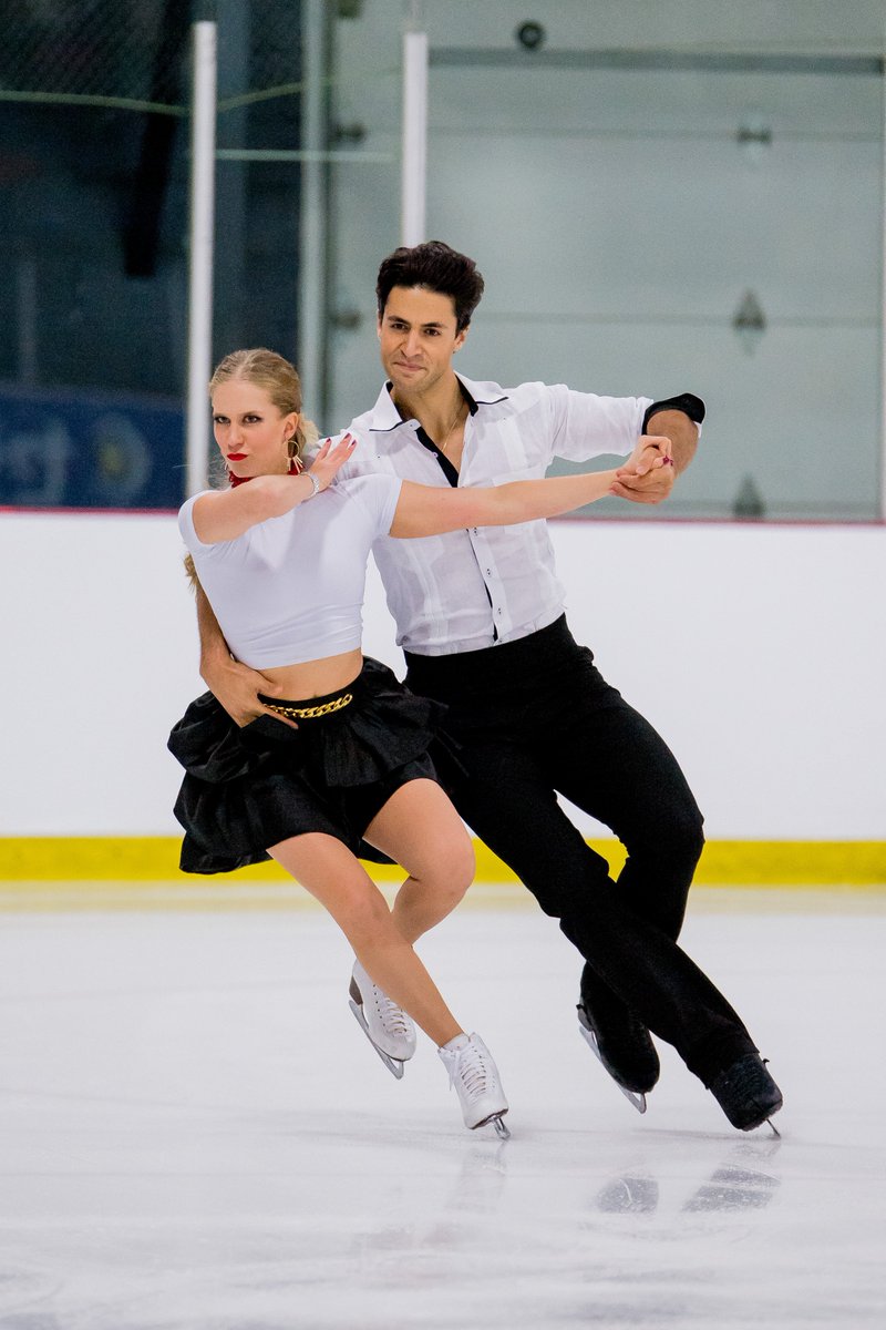 Кейтлин Уивер - Эндрю Поже / Kaitlyn WEAVER - Andrew POJE CAN - Страница 13 DKXfSmFWkAAy0ZN