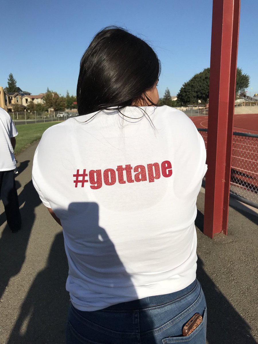 HeinzATC's tweet photo. New gear is here!! #lhssportmed #fannypacksrule #sm2017 https://t.co/l8z3TSkFvl