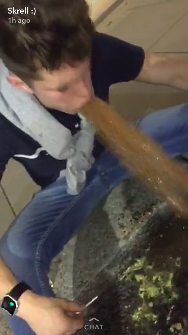 boringpowell's tweet photo. Love being sick after 1 pint #imgay #iswear https://t.co/ewQeYaDtDI