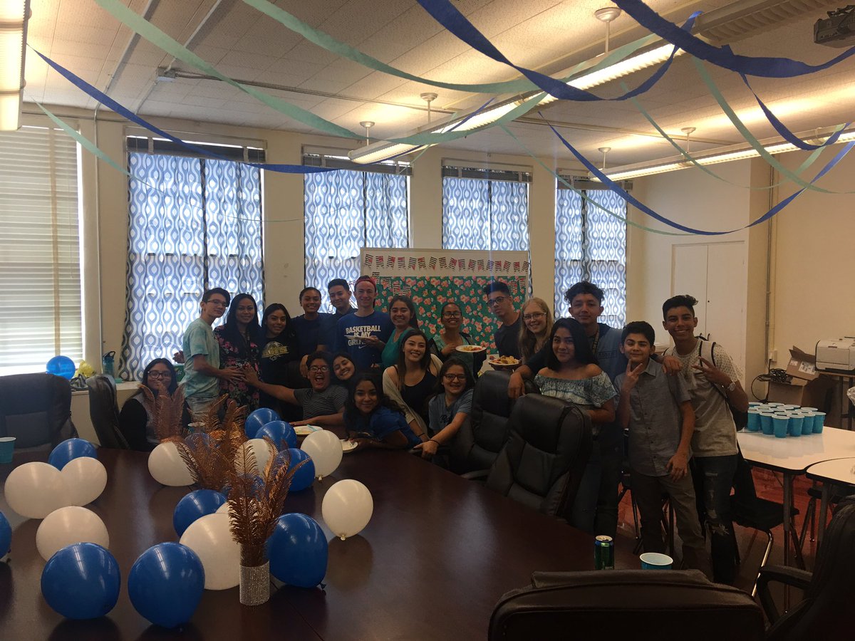 jsstevens88's tweet image. A special thanks to all the students that put a baby shower on for Mrs. Genoa. They are a great bunch of students! #PantherNT