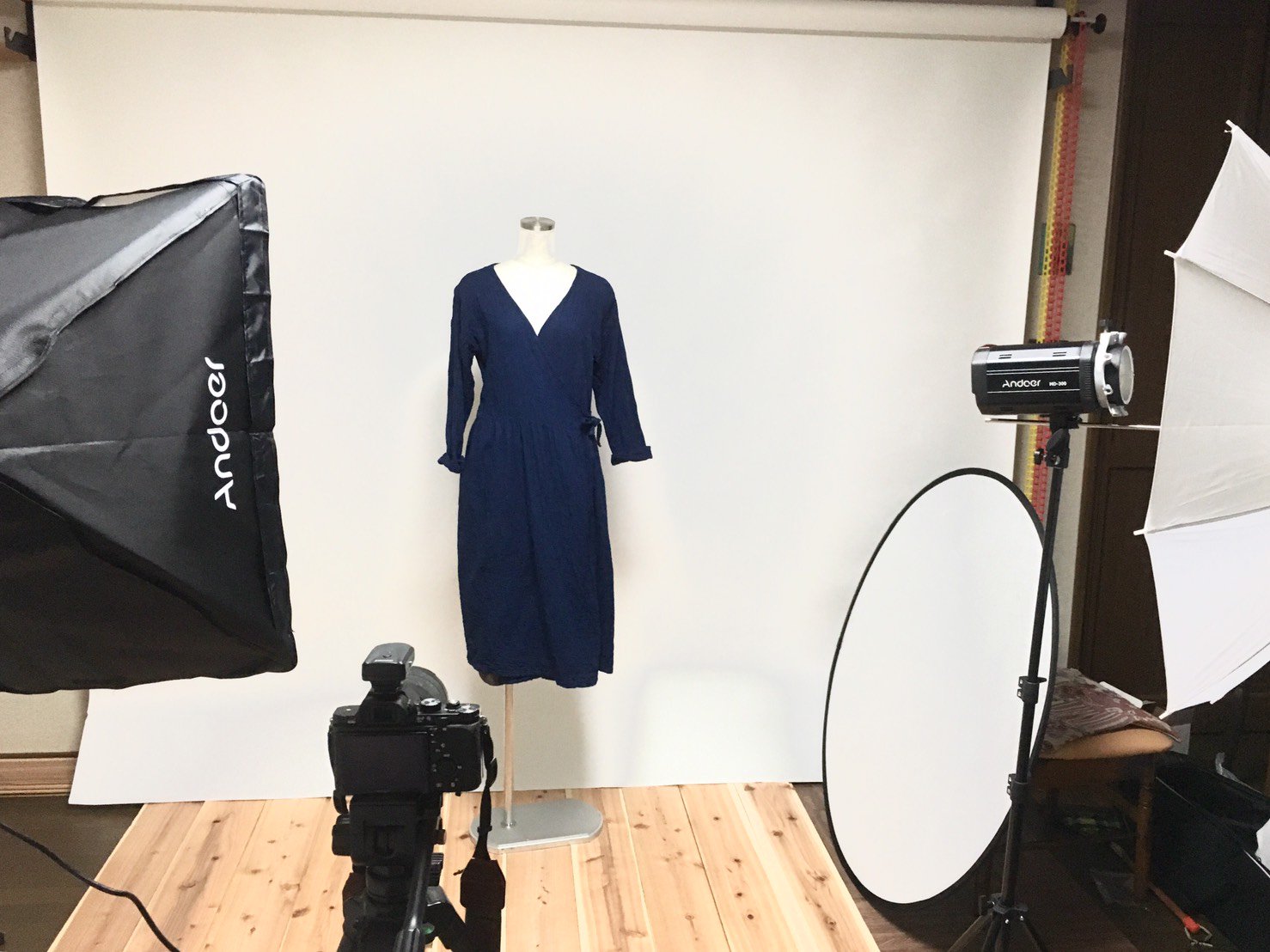 Uzuiro Ar Twitter 撮影スタジオを自作したので 新作ワンピースを撮影しました T Co T4nm7kmswc 撮影スタジオ カシュクールワンピース 藍染 自作 T Co L1pobh6bk2 Twitter