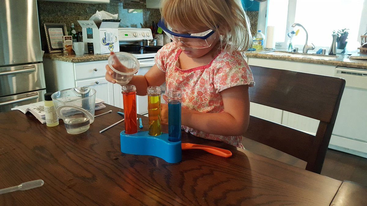 MrsWoodSTEM's tweet photo. Gave my youngest random science tools, water, and color tabs. Letting her ask her own ? and have it! #FamilyFridayFun https://t.co/80jcXNCKYk