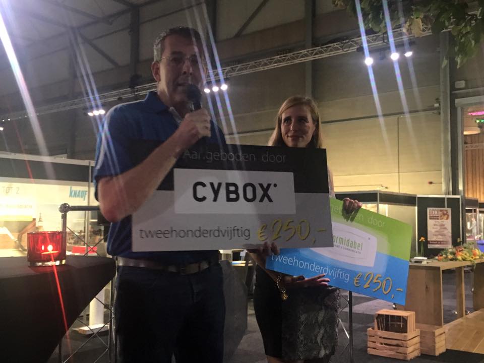 Wij steunen dit jaar deze twee goede doelen: @VriendenMaaszie en Wensloterij voor  <a href="/MakeAWishNL/">Make-A-Wish NL</a> . Ontdek ze ook op de beurs.