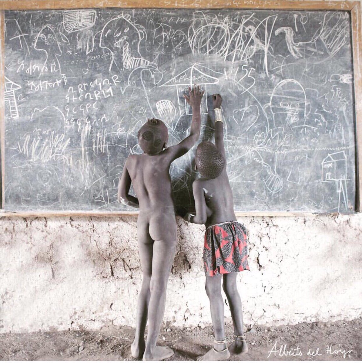 IamMzilikazi's tweet photo. "No one is going to give you the education you need to overthrow them." ~ Assata Shakur https://t.co/Jz28igCC0s