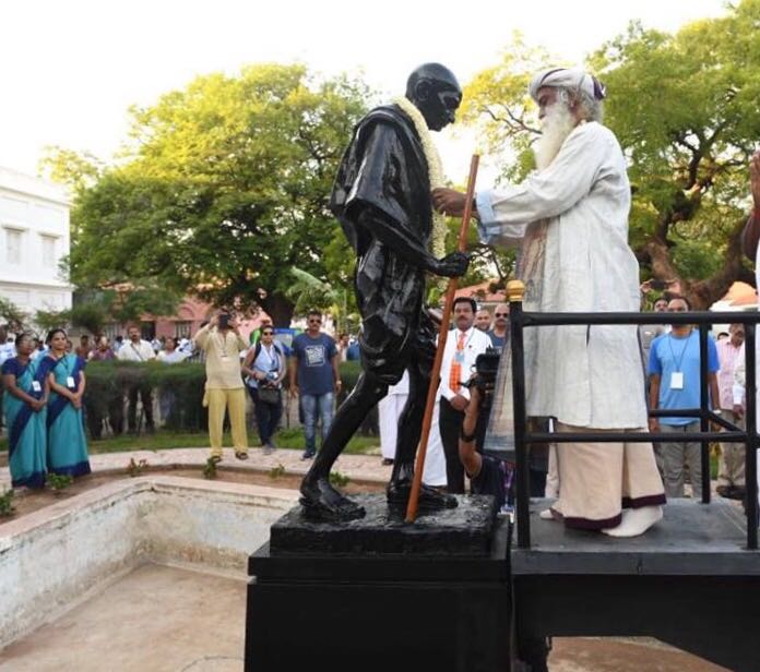 SadhguruJV's tweet photo. Unlike freedom movement when we had an external oppressor, but with Rivers, we are the oppressors. Are you ready to #RallyForRivers. -Sg https://t.co/1WaRocHNTE
