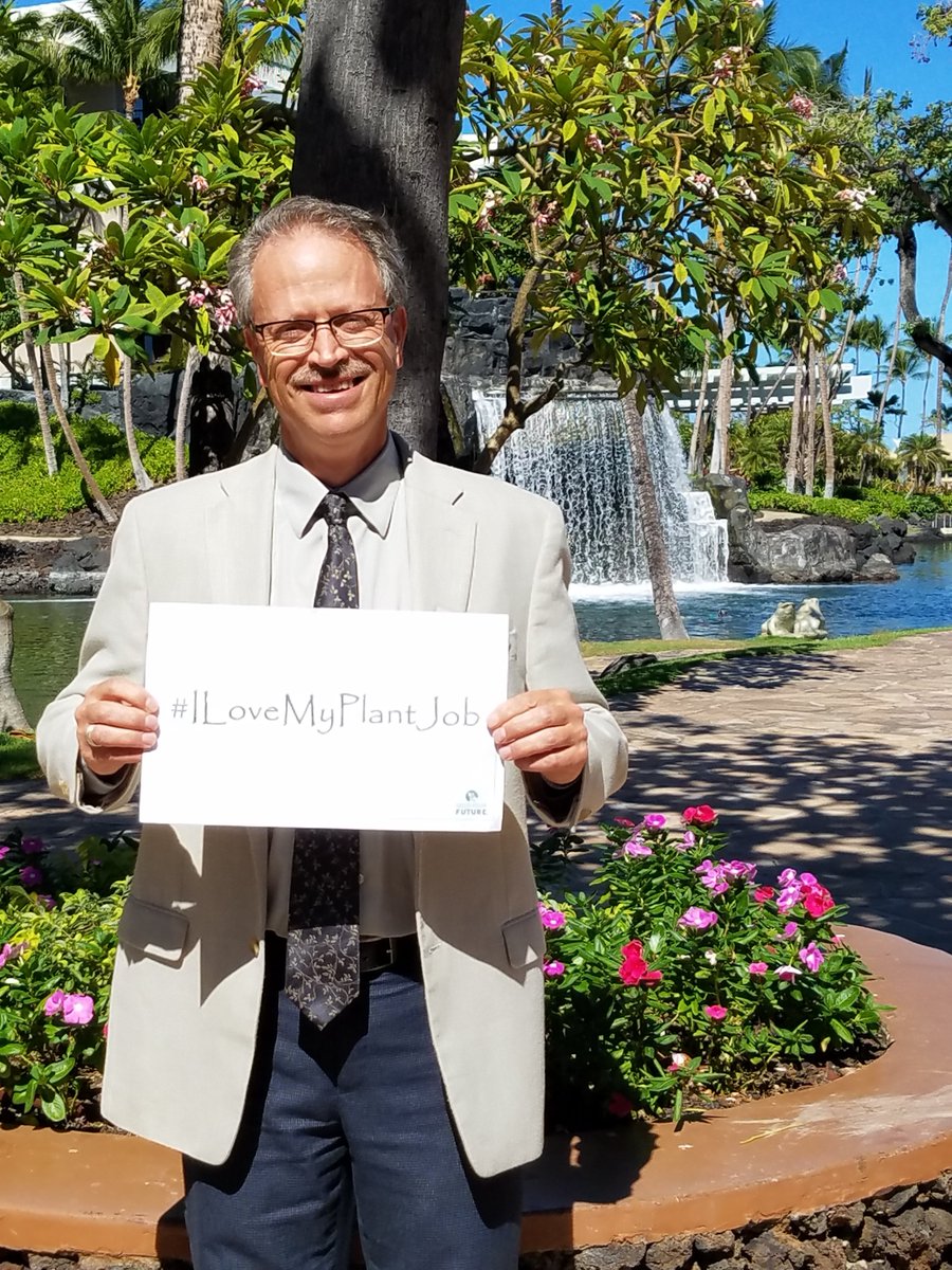 seedyourfuture's tweet photo. Ninja Floriculturist! John Dole of @NCState . #ILoveMyPlantJob #ASHS2017 #SeedYourFuture https://t.co/IpOsDKf8Ov