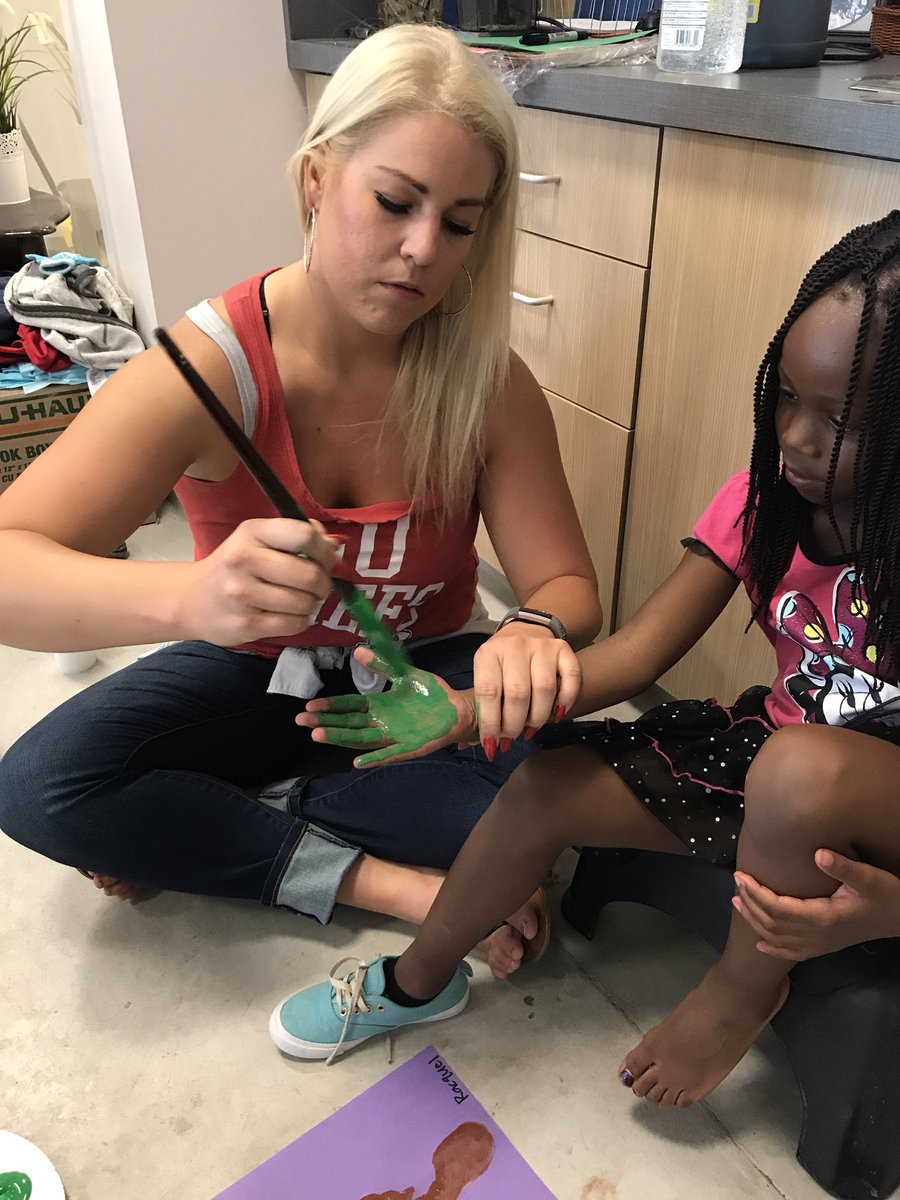 heymissamber's tweet photo. Family Trees in the making! As apart of #TheFamilyProject, Ss painted hands and feet to begin step 1 of their family trees. #projectapproach https://t.co/1g89BsOas2