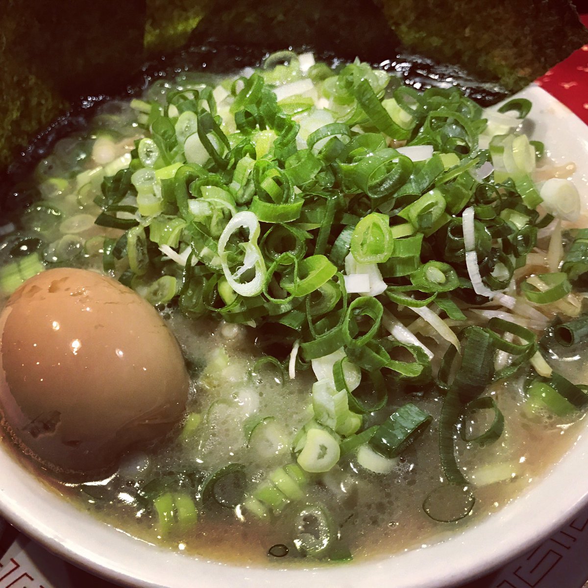 risabro's tweet photo. レアなリードtp業務でした。こんななんちゃって野郎に機会を与えてくれる砂田(知宏)さんに感謝。安堵と共につい行っちまいました・・いけない時間のいけない食べ物って、どうしてこんなにも・・こんなにも・・嗚呼 #yummy #ramen #forbiddenfoods https://t.co/3hYHnSqIJL