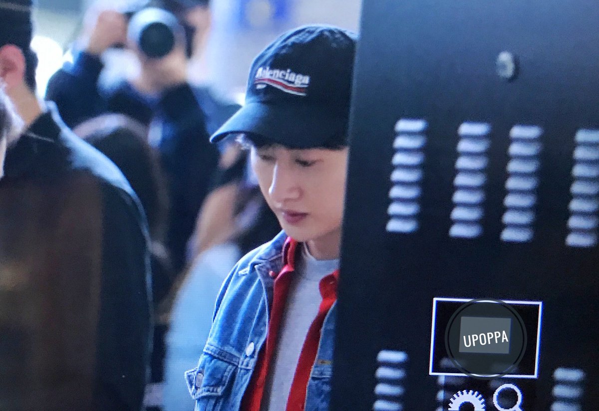 SUJUforINA's tweet photo. 170923 Gimpo Airport - Donghae (by UpOppA)  https://t.co/fi7PMgAwRx
