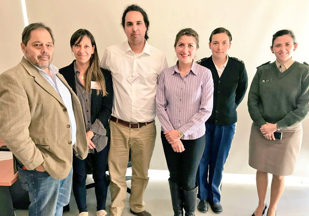 ClaudiaClaug2's tweet photo. #LicRelacInternac de @LaSiglo21 participo en #simulacion en Escuela Superior de Guerra. Acompaña el Mentor Dr.Bartolome @pablorivarola https://t.co/TrvsTK1nRf