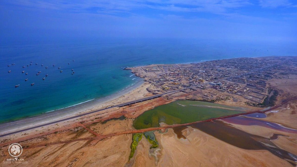 #احدثك_عن_ولاية_جعلان_بني_بوعلي
الرويس
إحدى أهم مناطق جذبا للسياحة  ما يميز هذه المنطقة هي شواطئها الساحرةواحدة من قبلات السياح ومقاصدالزوار