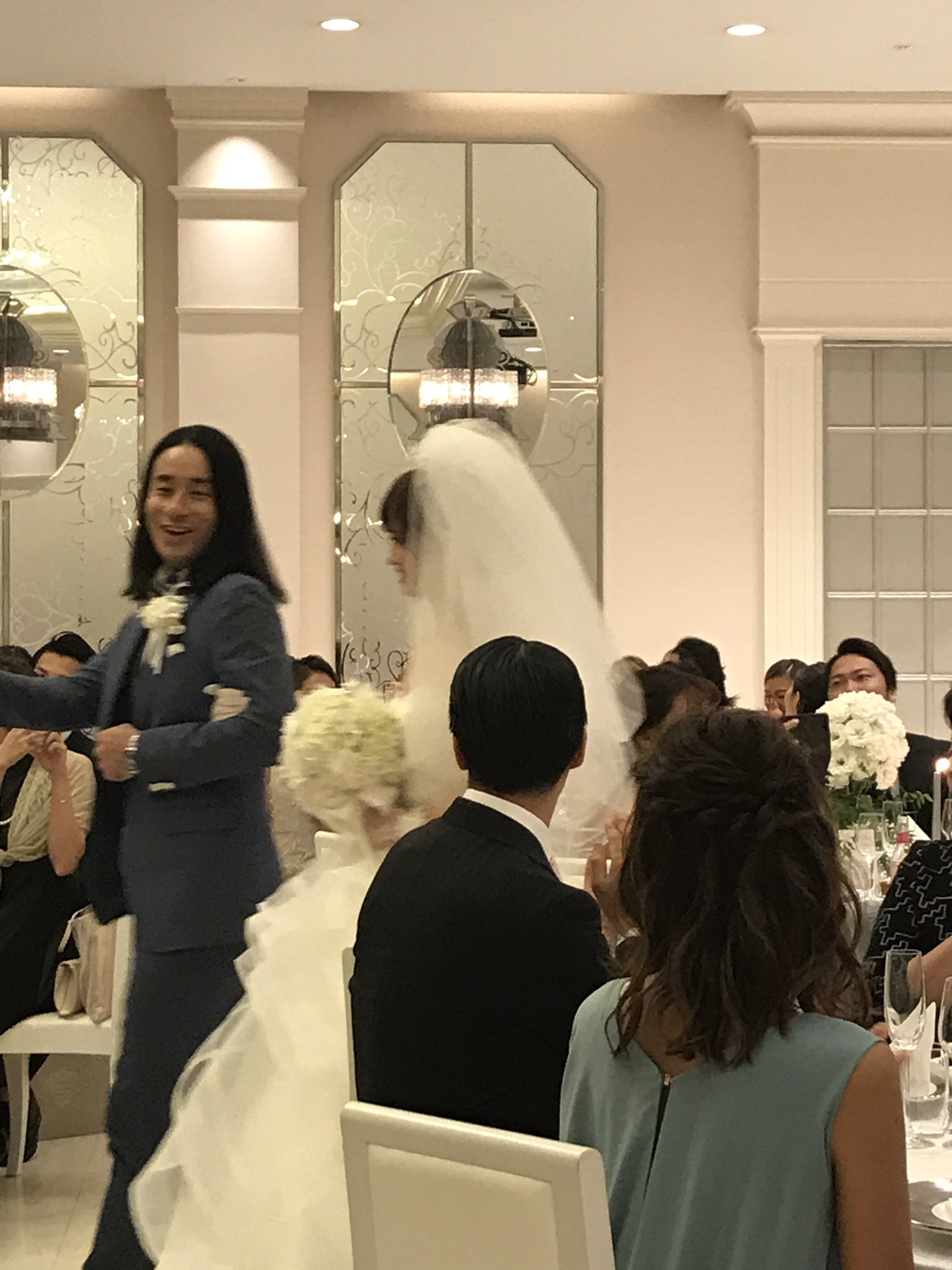 これは他にないかもｗ結婚式で新郎がお色直しで断髪して登場ｗｗｗ