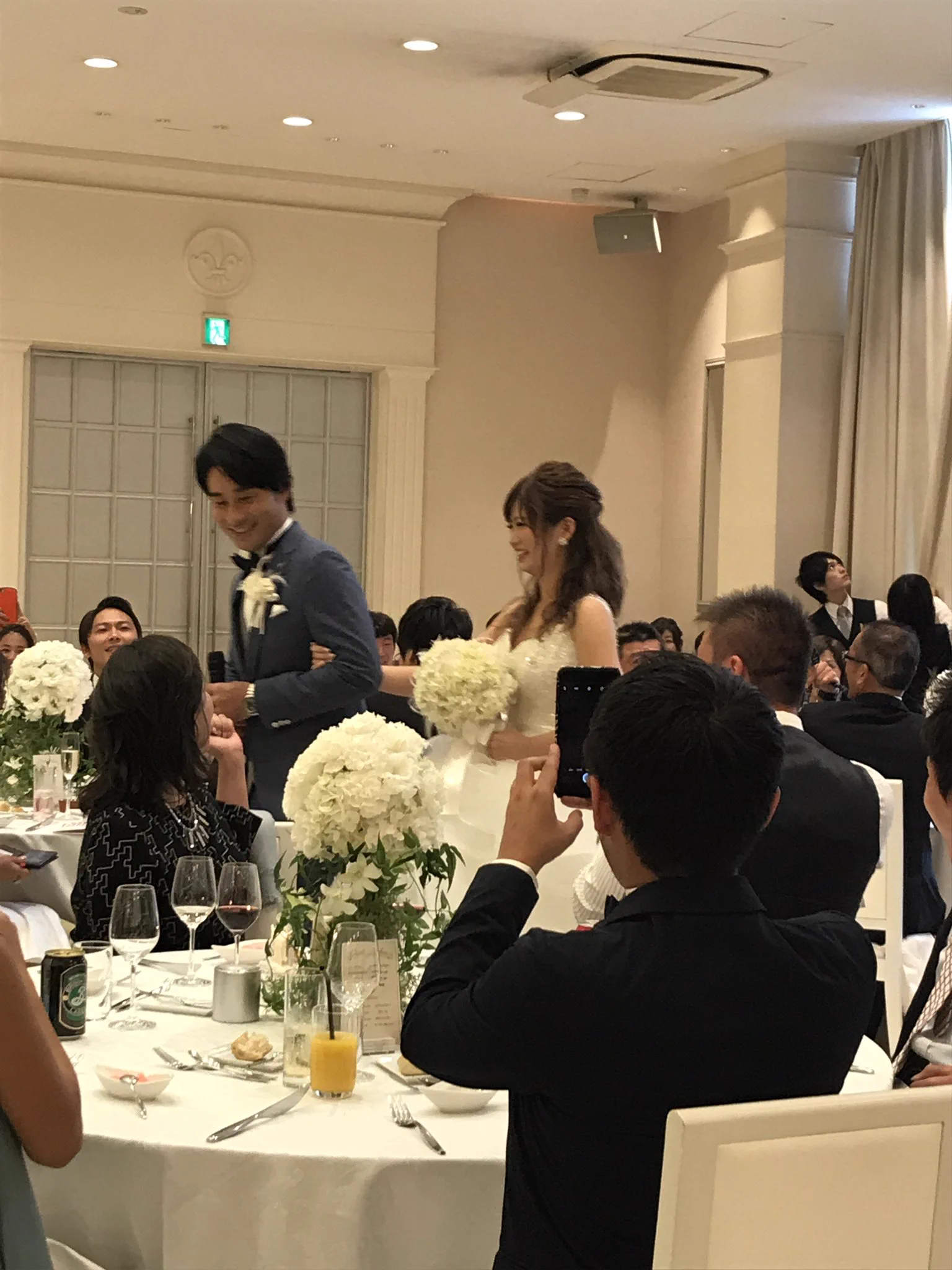 これは他にないかもｗ結婚式で新郎がお色直しで断髪して登場ｗｗｗ