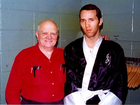 HadleysBoxing's tweet image. Coach Joey Hadley with Cus D'Amato, who he lived and trained with in 1974 after turning pro. Cus taught him the PEEK A BOO style he teaches.