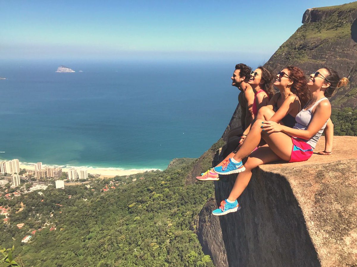 E quando o sorriso vem á beira do abismo!?😄 #Contagia #Fortalece #Renova #Inspira    ☀️🤣✌😎✌🤣✌😎☀️