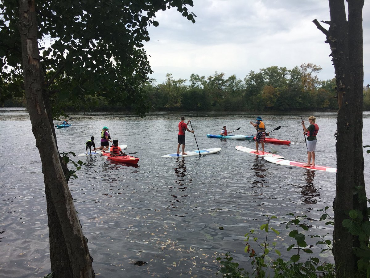 LovePhyEd's tweet photo. Outdoor & Adventure #physed class lived up to it’s name today- kayaking & SUP at Dive Point Adventure & Paddle Centre #DCEPride https://t.co/T8SGZ0dfvf