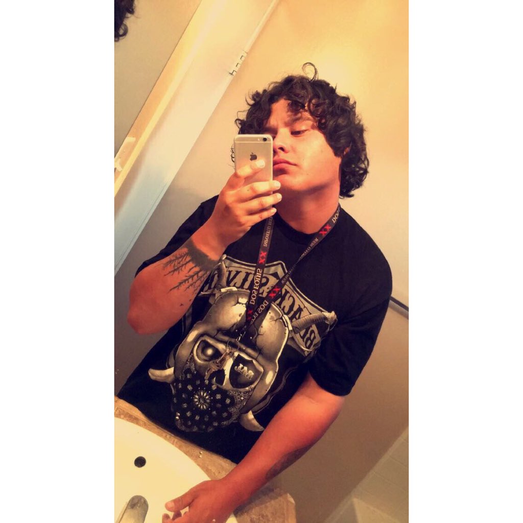 t_rexinthetrap's tweet photo. #NewProfilePic https://t.co/aTfxwR6fRs