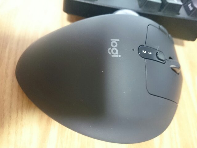 bbc_muu's tweet image. ´=w=.)&amp;lt;買ったぜ・・・。ボールのつぶつぶがなくなって、スタイリッシュな感じ。 #logicool #MXERGO #MX_ERGO