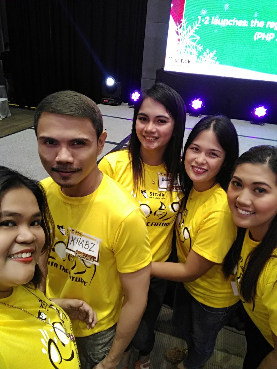 tiny041117's tweet image. Enjoying my co teachers!
#51TalkRoarfest #51talk