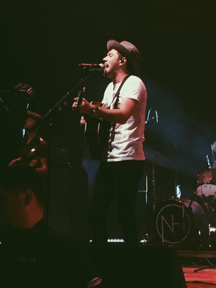 1DToursCA's tweet photo. some of my favorite pictures I got from #FlickerSessionsLA https://t.co/DKD3aD27Jy