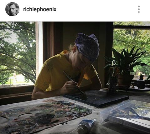 UPDATE: @ErikaLinder on instagram 💚

Artistic Erika 😍💚