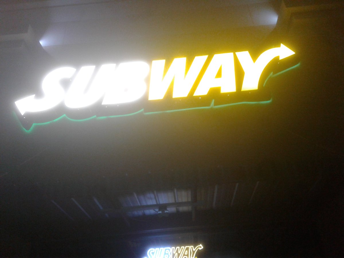 subwayhappy12's tweet photo. Head to your local @SUBWAY and grab a #SignatureWrap #Dinner @SubwayListens https://t.co/bmVrNetvY9