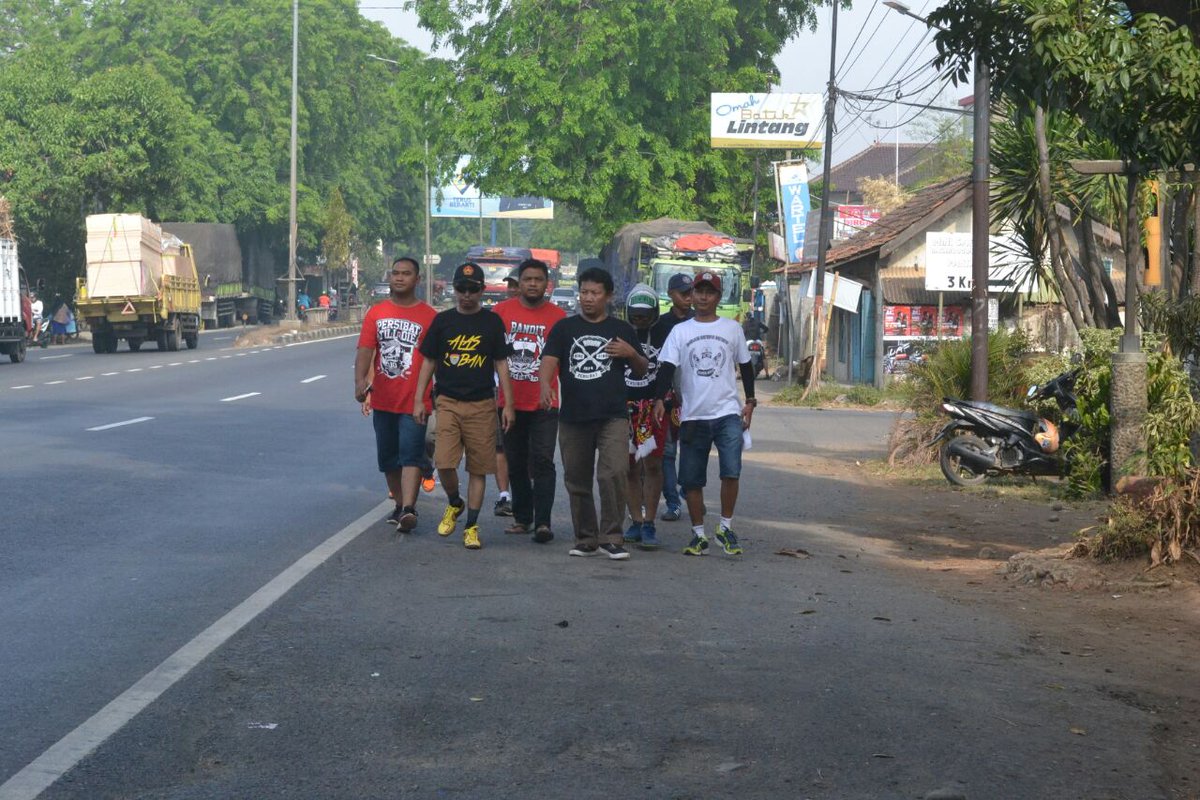 Persibat_'s tweet photo. On the way to limpung.. https://t.co/7quW45THjn