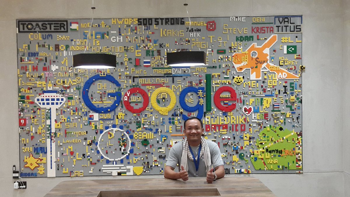 chamnanmuon's tweet photo. I'm so excited to be part of @Google Business Group community, esp. for this global summit, #GBGSummit17, at #GoogleAPAC HQ 🇸🇬. https://t.co/vr6c4B4bJI